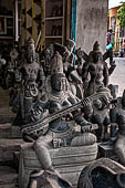 Mamallapuram - Tamil Nadu. Stone carvers and sculptors workshops. 